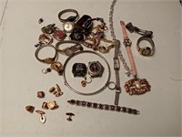 F1) Assorted watches and jewelry