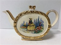 Vintage Sadler teapot - crazing