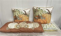 Seasonal throw pillows (4)