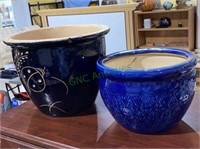 Lot of two ceramic pottery planters. Larger is 11