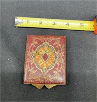 Vintage ladies compact with leather-like casing