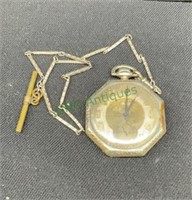 Older Elgin men’s pocket watch with chain.(1082)