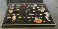 Tray of novelty and costume rings - tray not