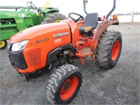 Kubota 3200 Compact Tractor 4wd