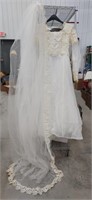 Vintage wedding dress & veil - small