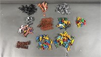 Lrg Lot Plastic Figures & Parts w/ Knights