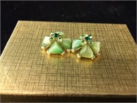 EARRING LOT / GREEN STONES / 1 PAIR