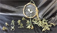 COLLECTIBLE LOT / DREAM CATCHER & TOY SOLDIERS