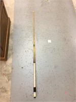 WOODEN POOL CUE / APPROX 59"