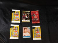 SPORTS TRADING CARDS LOT MLB , NHL