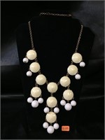 NECKLACE / MIXED SIZE BEADS
