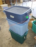 3 Rubbermaid totes with lids