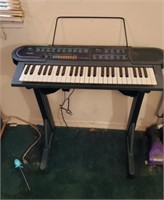 CASIO KEYBOARD ON STAND - WORKS