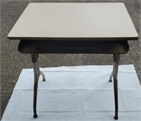 Student desk metal/wood 25x24x19