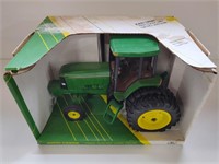 JOHN DEERE 7800 TRACTOR w/ MFWD & DUALS