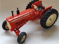 ALLIS CHALMERS D19 TRACTOR
