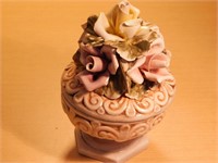Coffre à bijoux en porcelaine fleurs ancienne