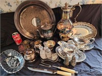 Silver plate lot: coffee pot. Tea pot, creamer,