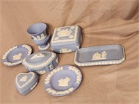 7 piece Wedgwood jasperware: 3 small dresser