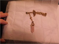 Collier  a amulette de quartz rose espoir