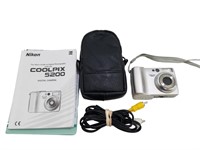 Nikon 5200 Coolpix Camera And Accessories P3574