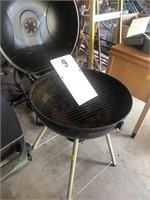 UniFlame Charcoal grill