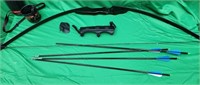 Bow and Arrow set pre owned. With Arrow case