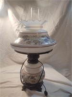 Vintage Quoizel glass hurricane lamp