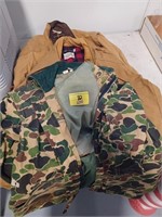 MEN'S HUNTING JACKETS - SIZE XL