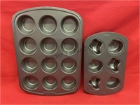 Wilton Halloween Muffin Tin & Large Muffin Tin