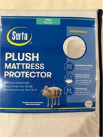 Serta twin plush mattress protector White
