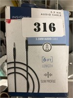 Insignia 6ft 3.5mm audio cable