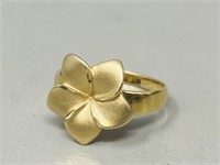 14k gold ring with flower - size 7