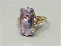 10k gold ring with emerald cut amethyst - size 6.5
