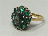 10k gold ring w/ 9 green spinel stones - size 8.5