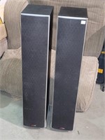 Pair of polkaudio speakers 17" by 10.5 one has a
