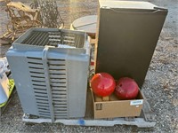 Pallet- Dog Crate, Small Refrigerator