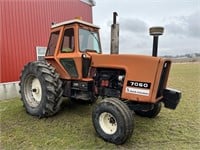 Allis-Chalmers 7060 tractor
