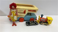 Vintage toys. Ronald McDonald, hasbro camper