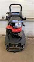 2500 PSI Pressure Washer with As New Hose
•Needs