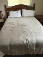 QUEEN BED (matches lots 2,3,4)