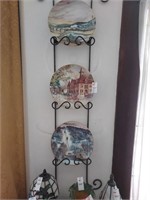 3 Johnstown plates and hanging rack