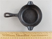 Wagner Ware Small Cast Iron Skillet 1050
