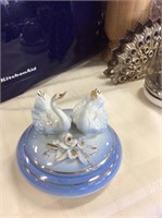 Capodimonte covered Swan trinket dish