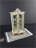 SELECT - Armoire et tapis miniatures vintage 7"
