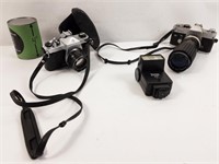 2 Caméras et flash Canon FTb et Pentax Asahi