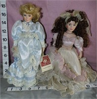 2 Porcelain Doll On Stands