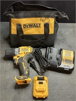 DeWalt 12V Max 3/8in Cordless Drill Kit