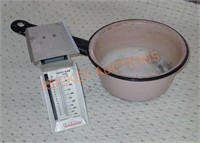 Vintage small enamelware pot and Sunbeam scale