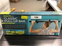 Classic pull-up bar